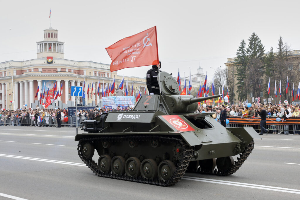 В Кемерове прошел Парад Победы: фоторепортаж