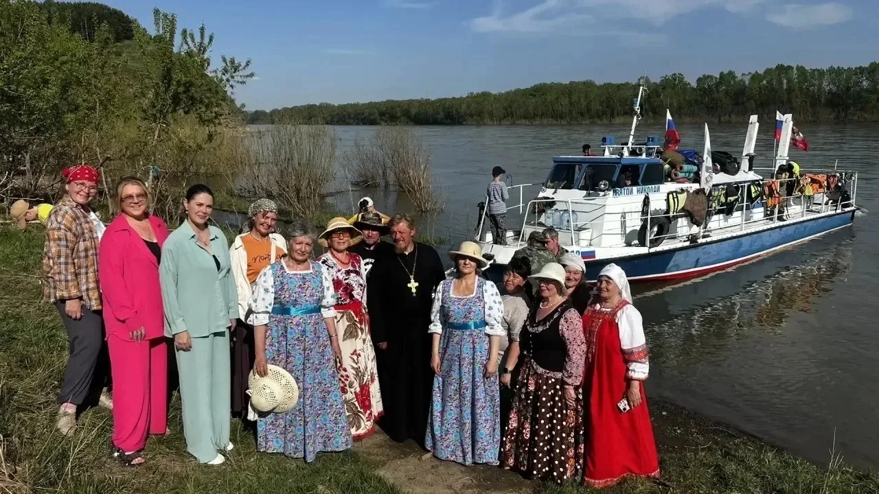 Жители Новокузнецкого округа встретили участников областного крестного хода-сплава