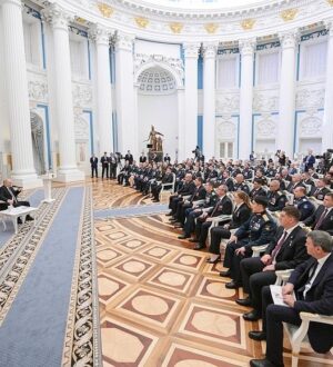 Президент России Владимир Путин встретился с выпускниками федеральной кадровой программы «Время героев»