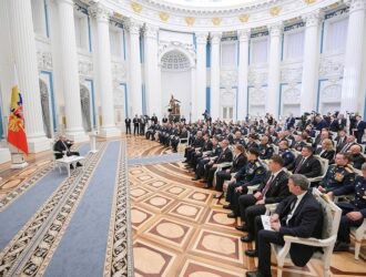 Президент России Владимир Путин встретился с выпускниками федеральной кадровой программы «Время героев»