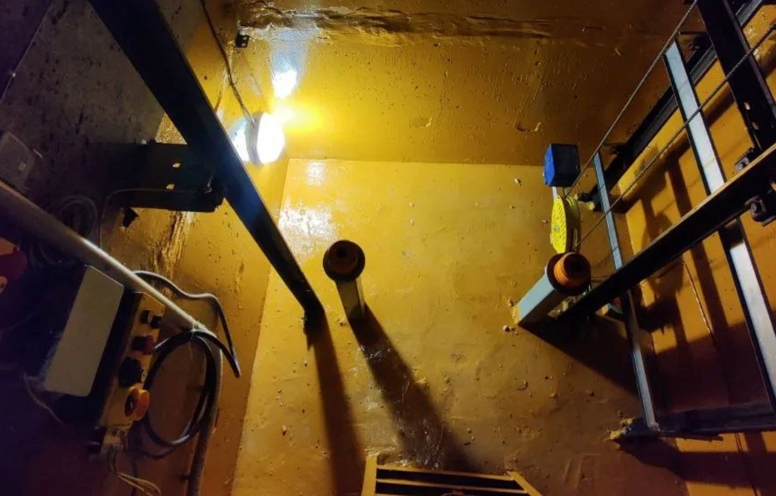В Новокузнецке жители двух домов получили новые лифты