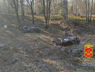В Кузбассе малолетние мопедисты не поделили дорогу и получили травмы