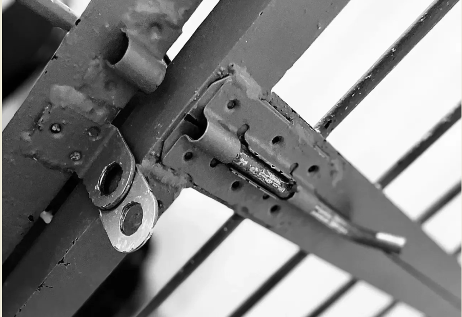 В Кузбассе 19-летних наркозакладчиков заключили под стражу