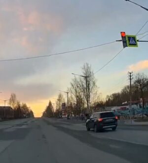 Работает «Мобильный патруль»: в Прокопьевске оштрафовали нарушителя, проехавшего переход на красный свет
