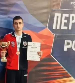 Спортсмен из Ленинска-Кузнецкого завоевал бронзу на первенстве России по боксу