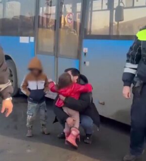 В Кузбассе водитель автобуса помогла вернуть домой потерявшегося ребенка