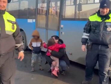 В Кузбассе водитель автобуса помогла вернуть домой потерявшегося ребенка
