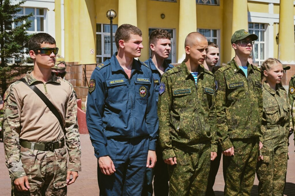 Кузбасские поисковики отправились в Карелию