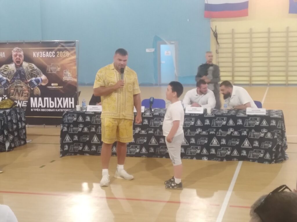 «Надо еще пошуметь»: боец ММА Анатолий Малыхин готов продолжить карьеру