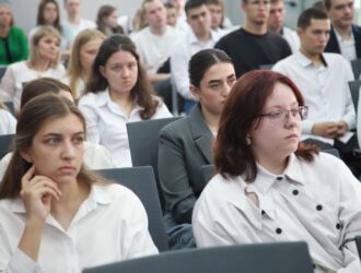 В подшефных техникумах СУЭК-Кузбасс прошли встречи выпускников с представителями Компании