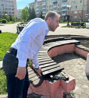 Мэра Междуреченска огорчили неопрятные магазины и уличные вандалы