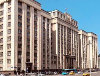 В Госдуме приняли законы, значительно повышающие налоговые пошлины для мигрантов