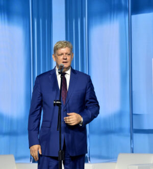 Анатолий Серышев поприветствовал участников финала первых Всероссийских ИТ-игр