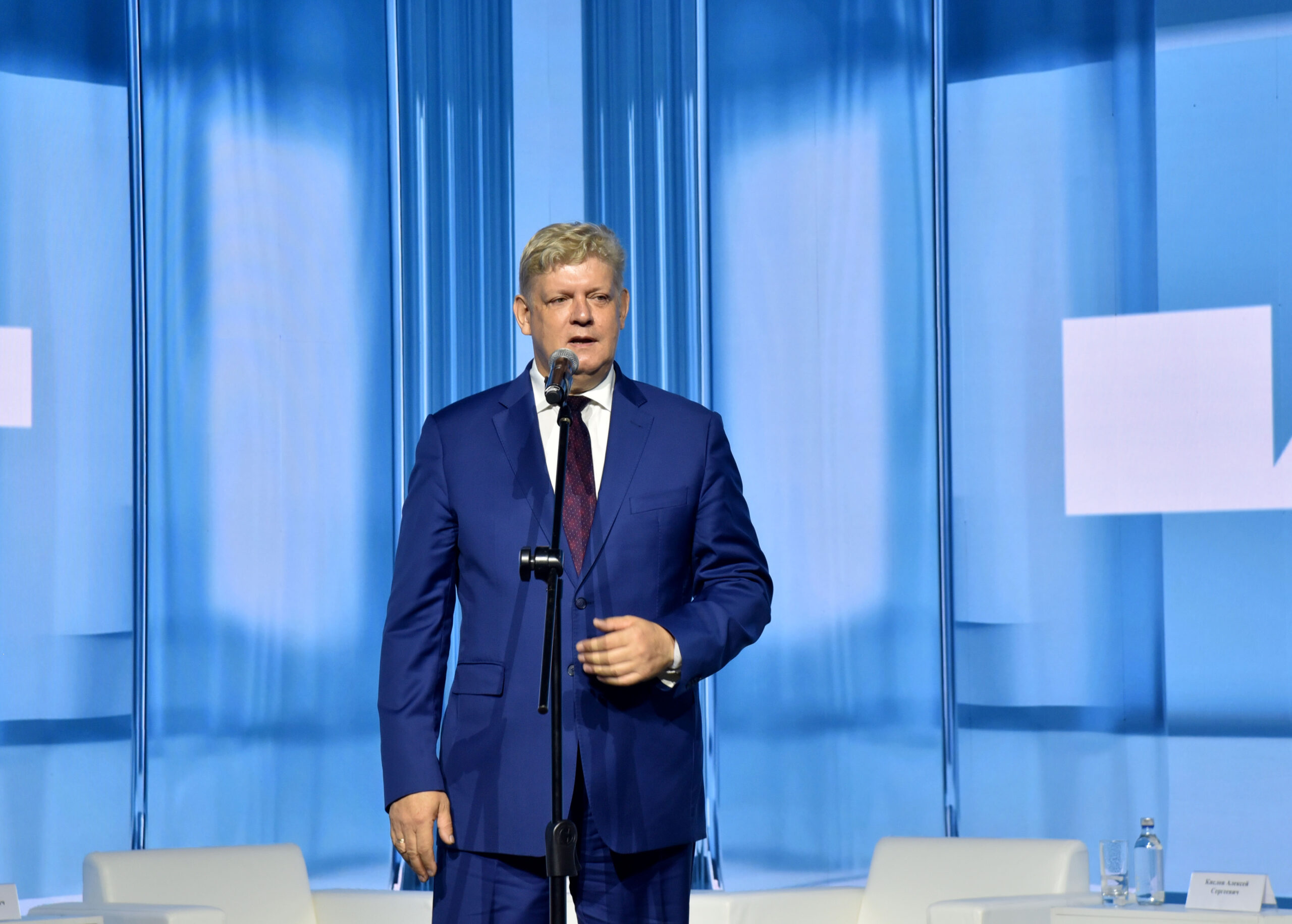 Анатолий Серышев поприветствовал участников финала первых Всероссийских ИТ-игр