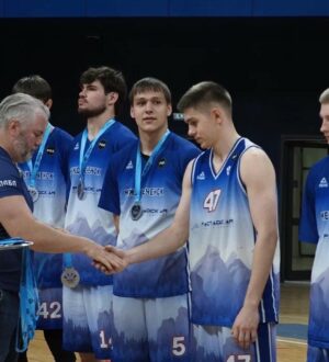 Кузбасская любительская команда по баскетболу выиграла серебро чемпионата Сибири
