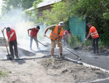 В Новокузнецке благоустраивают важный пешеходный маршрут на ул. Ленина