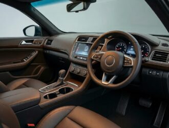 Эксперты проанализируют риски эксплуатации праворульных автомобилей в России