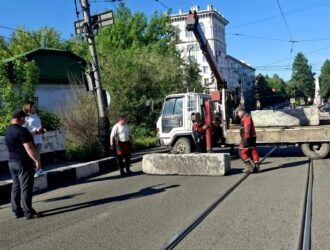 В Прокопьевске закрыли мост на Комсомольской