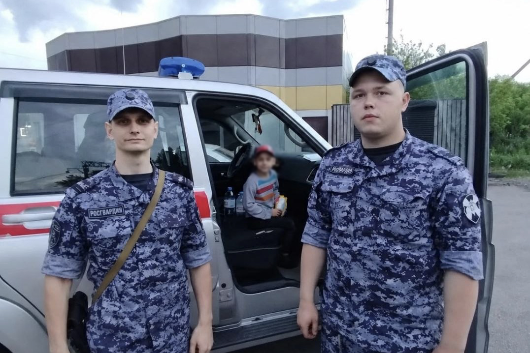 В Киселевске росгвардейцы вернули домой пропавшего малыша