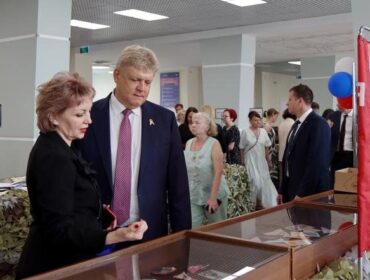 Полпред: «Те, кто пишет письма бойцам, делают большое и важное дело»