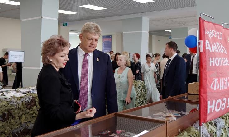 Полпред: «Те, кто пишет письма бойцам, делают большое и важное дело»