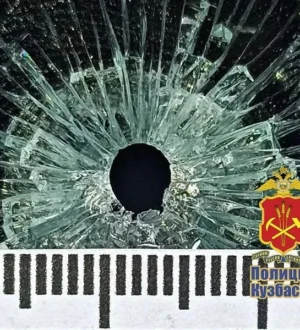 В Новокузнецке автоледи обстреляла такси с пассажирами