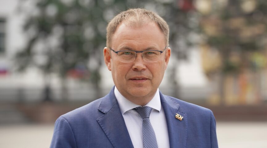 Губернатор Кузбасса поздравил медиков с профессиональным днём