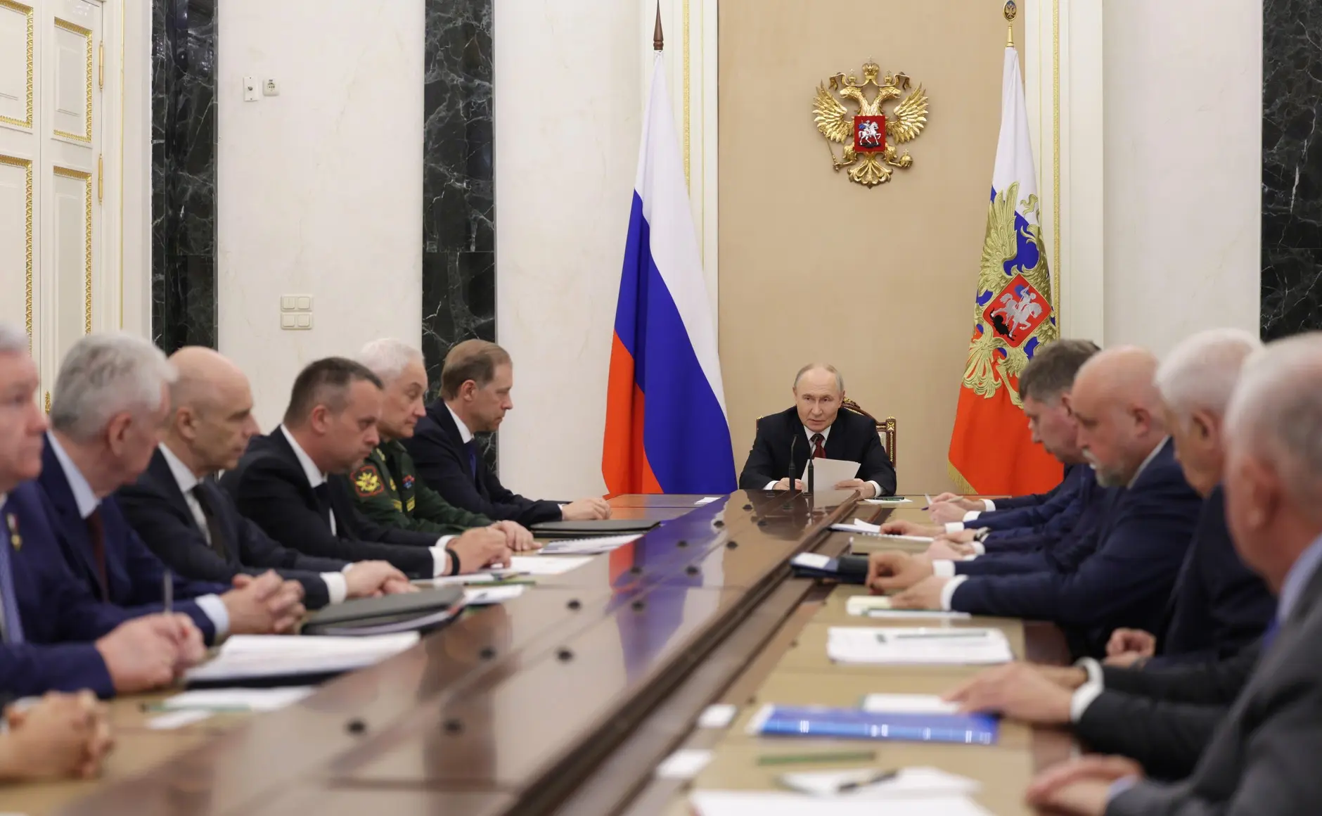 Владимир Путин: производство топлива в июле превысит июньские показатели