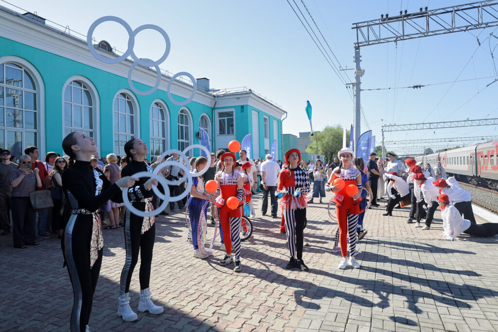 «Театральный поезд» привез в Кемерово «Капитанскую дочку» и «Машеньку и медведя»