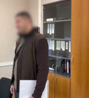 В Кузбассе лишили гражданства мужчину, которого не раз судили за вымогательство и кражу