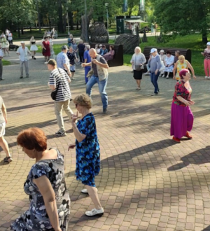 В Новокузнецке заработали Танцевальные веранды
