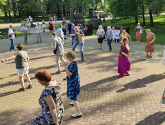 В Новокузнецке заработали Танцевальные веранды  