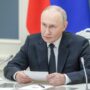 Владимир Путин: «В семейном кругу во многом формируются личность и мировоззрение человека»