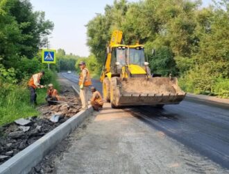 В Калтане идет ремонт участка дороги с высокой транспортной нагрузкой