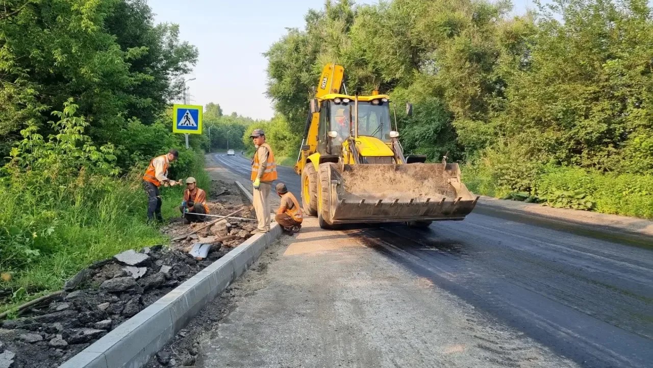 В Калтане идет ремонт участка дороги с высокой транспортной нагрузкой