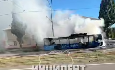 В Кемерове на ходу загорелся пассажирский автобус