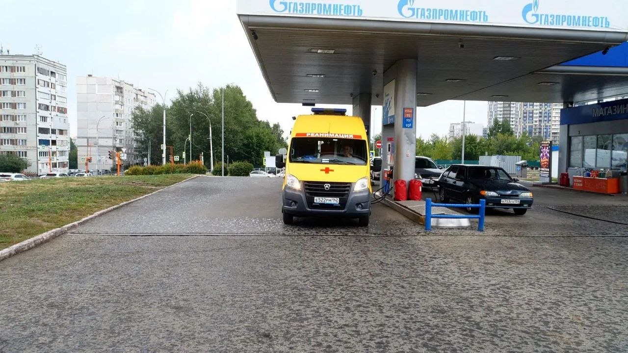 Мэр Кемерова съездил со скорой на заправку