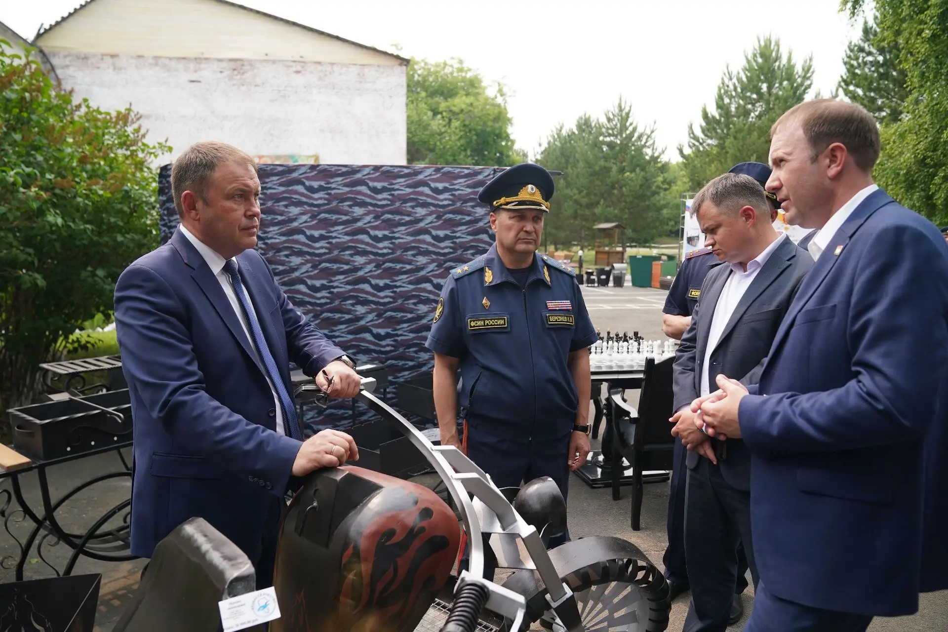 Губернатор Кузбасса провел рабочую встречу с начальником ГУФСИН в кемеровской исправительной колонии № 43
