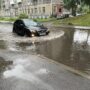 В Новокузнецке потоки воды с неба превратили некоторые улицы в моря