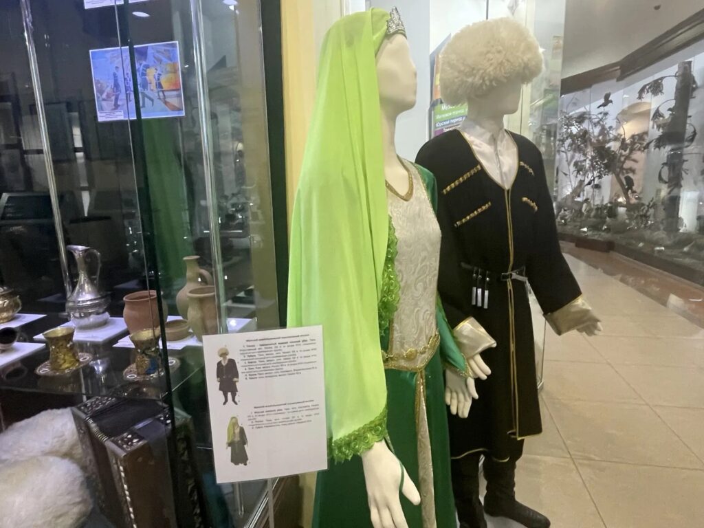 В Новокузнецке представили экспозицию о культуре азербайджанского, кыргызского и немецкого народов