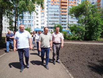 Илья Середюк в Новокузнецке проверил, как идет строительство и благоустройство значимых объектов
