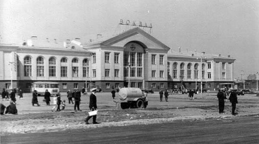 Ретроспектива: старый и новый железнодорожный вокзал Кемерова