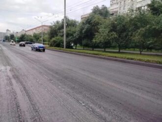 В Новокузнецке приступили к срезке асфальта на Ноградской