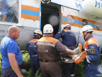 Спасатели эвакуировали вертолетом упавшего с горы в Хакасии туриста из Кузбасса
