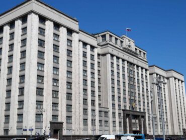 Депутаты Госдумы предложили суммировать пенсионные баллы при совмещении нескольких мест работы