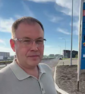 Илья Середюк по пути в Новокузнецк остановился на заправке и проверил наличие бензина