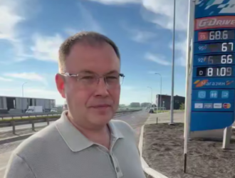 Илья Середюк по пути в Новокузнецк остановился на заправке и проверил наличие бензина