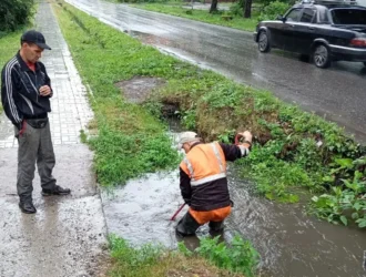 Сильный дождь в Калтане выявил проблемы с работой ливневой канализации