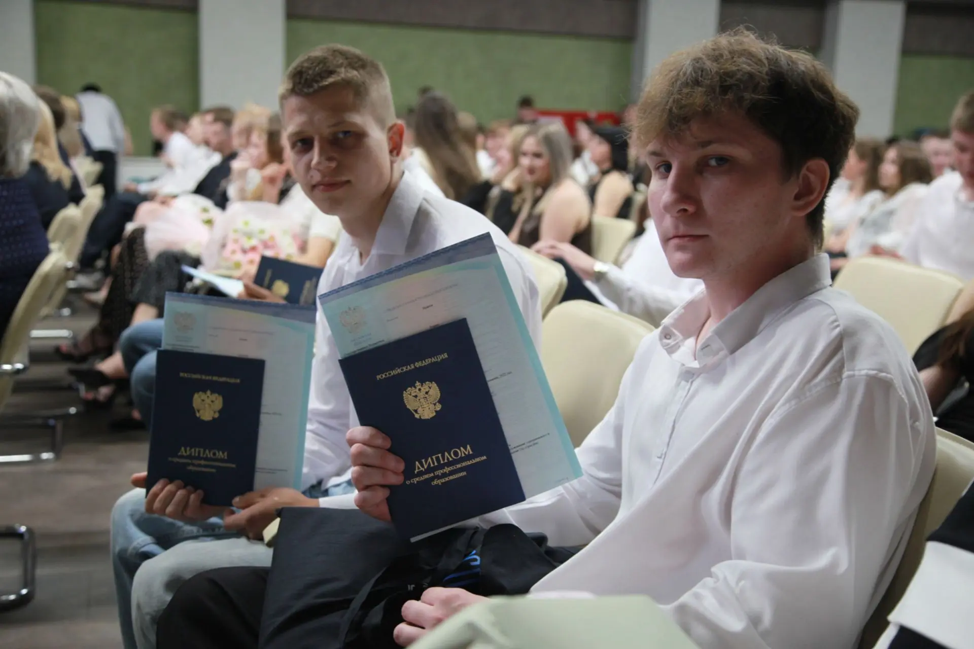Горняки СУЭК-Кузбасс поздравили выпускников подшефных техникумов
