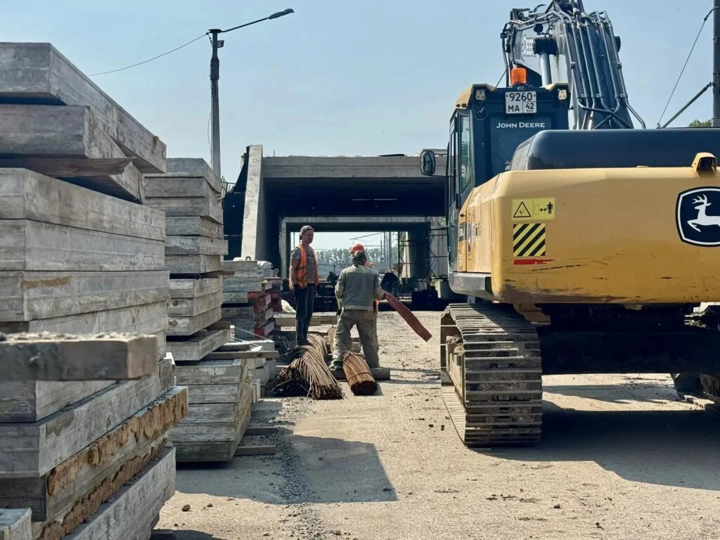 В Новокузнецке строители завершили бетонирование стен и балок новоильинского тоннеля